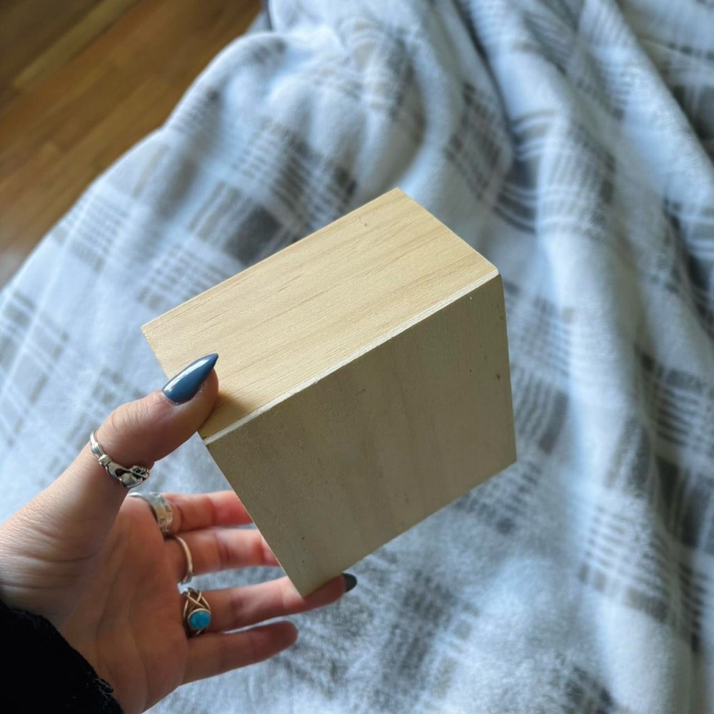 WOODEN BOX - Picture 2 of 2